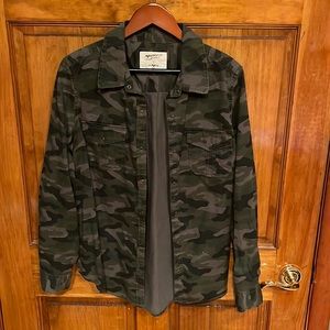 Arizona Jean Co Camo Button Down Shacket - Size Large 🍃🍂